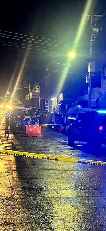 Chofer de la Ruta Gris 1 choca tras ser bal3ado en la colonia Manantiales