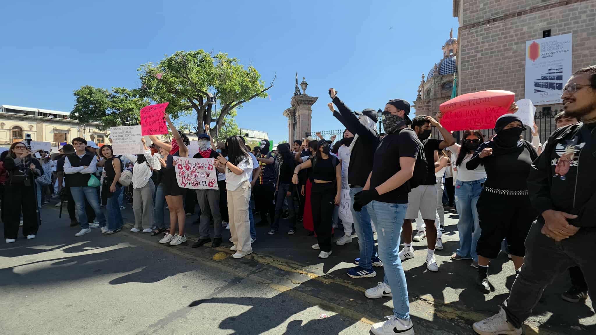 FGE libera a la mayoría de los detenidos tras disturbios en el Palacio de Gobierno
