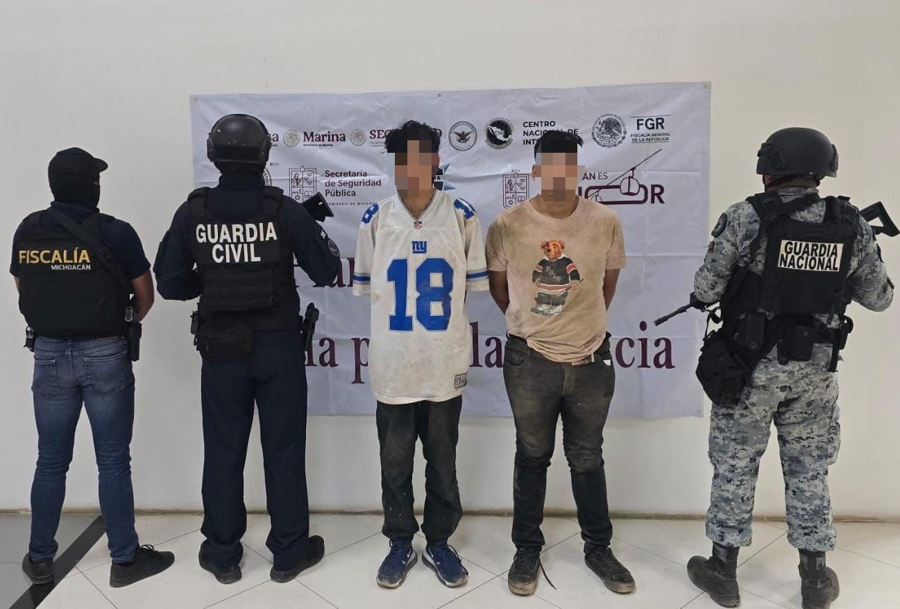 Tras operativo en Uruapan, rescatan a dos personas privadas de la libertad y detienen a dos implicados