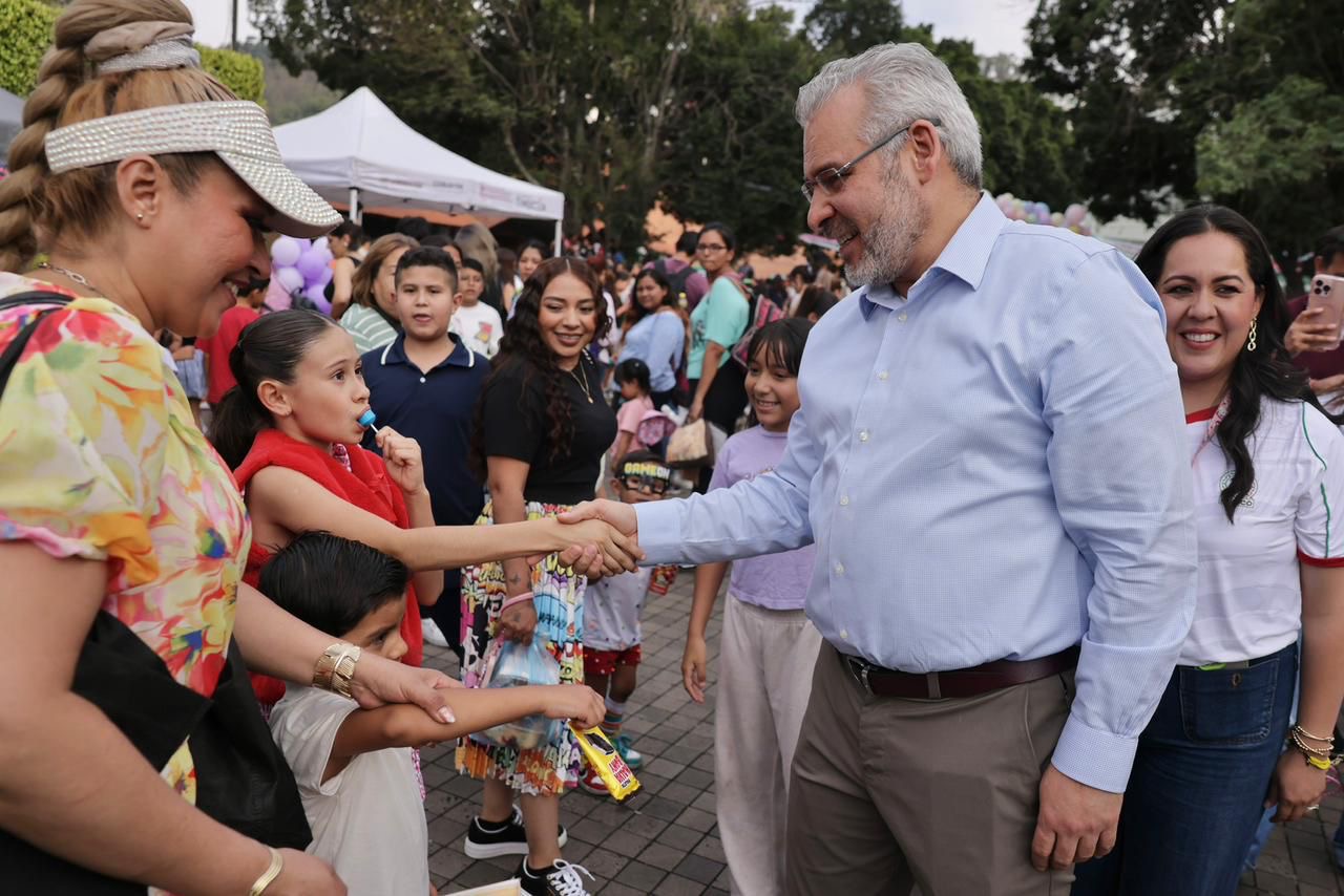 Bedolla y cientos de familias celebran el Día de la Niñez en el Festival Jalo