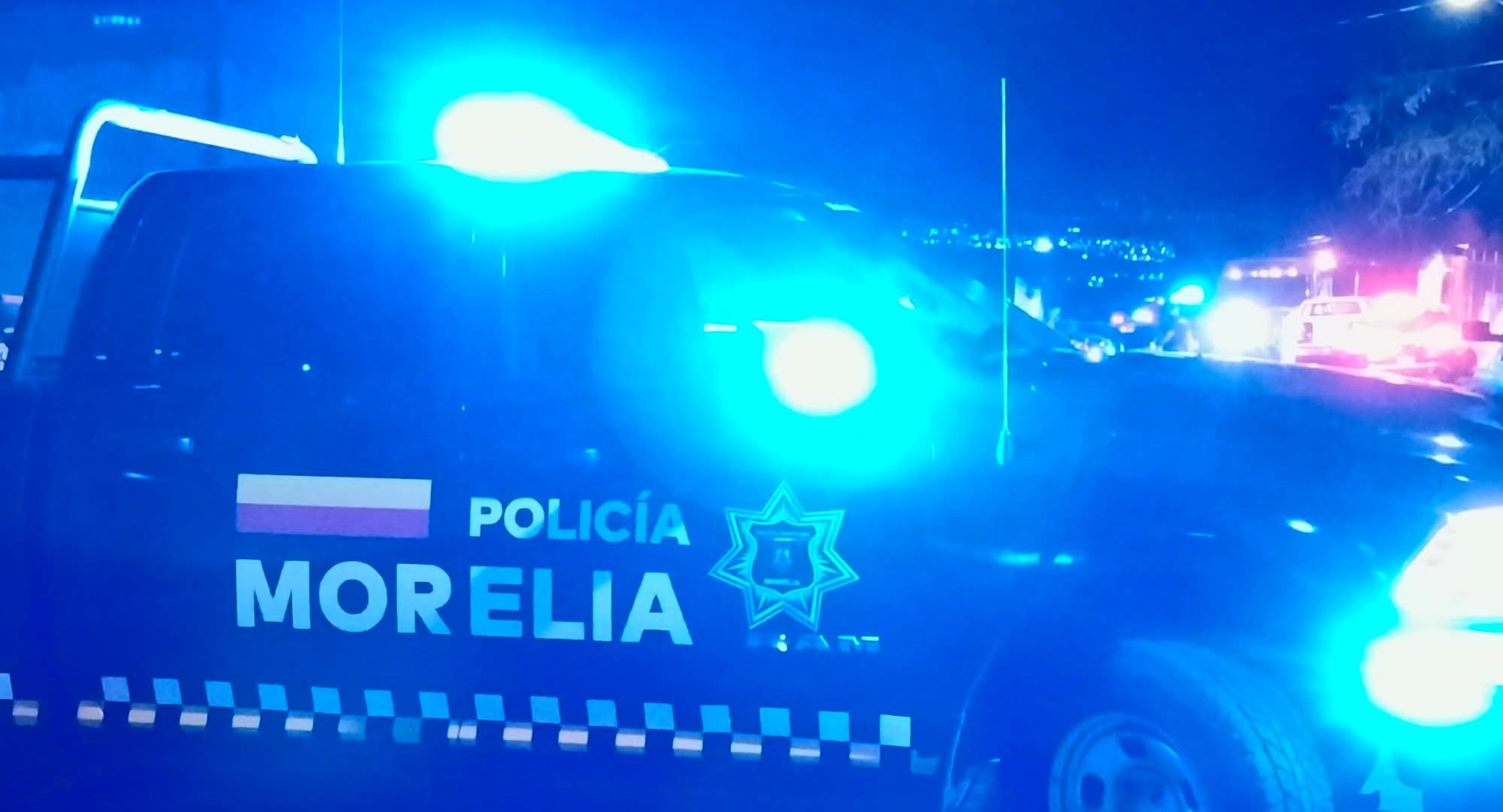 Sujeto armad0 bal3a a hombre en fiesta callejera en la colonia Obrera, en Morelia 