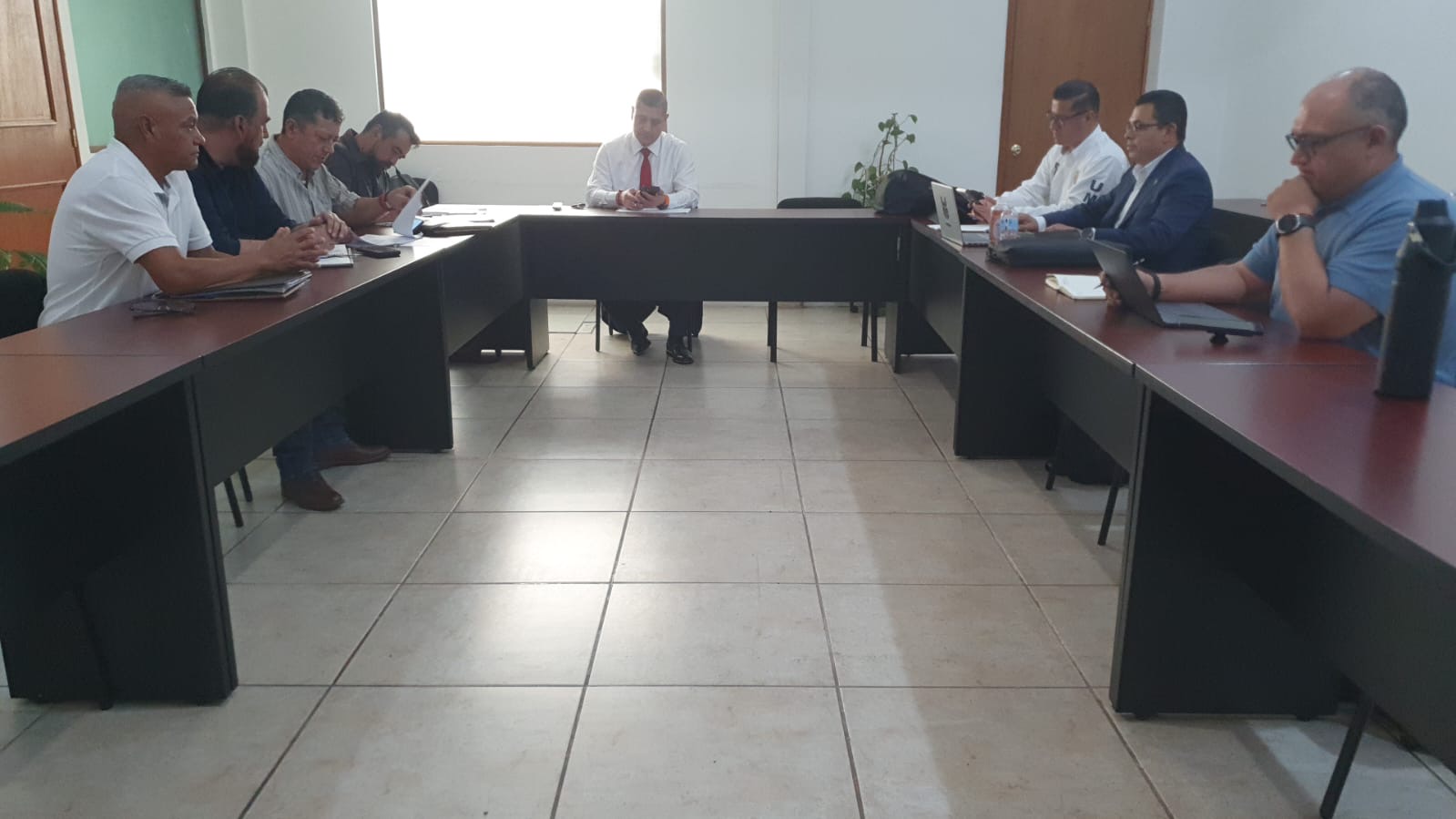 CONTINÚAN MESAS DE TRABAJO ENTRE UMSNH Y SUEUM