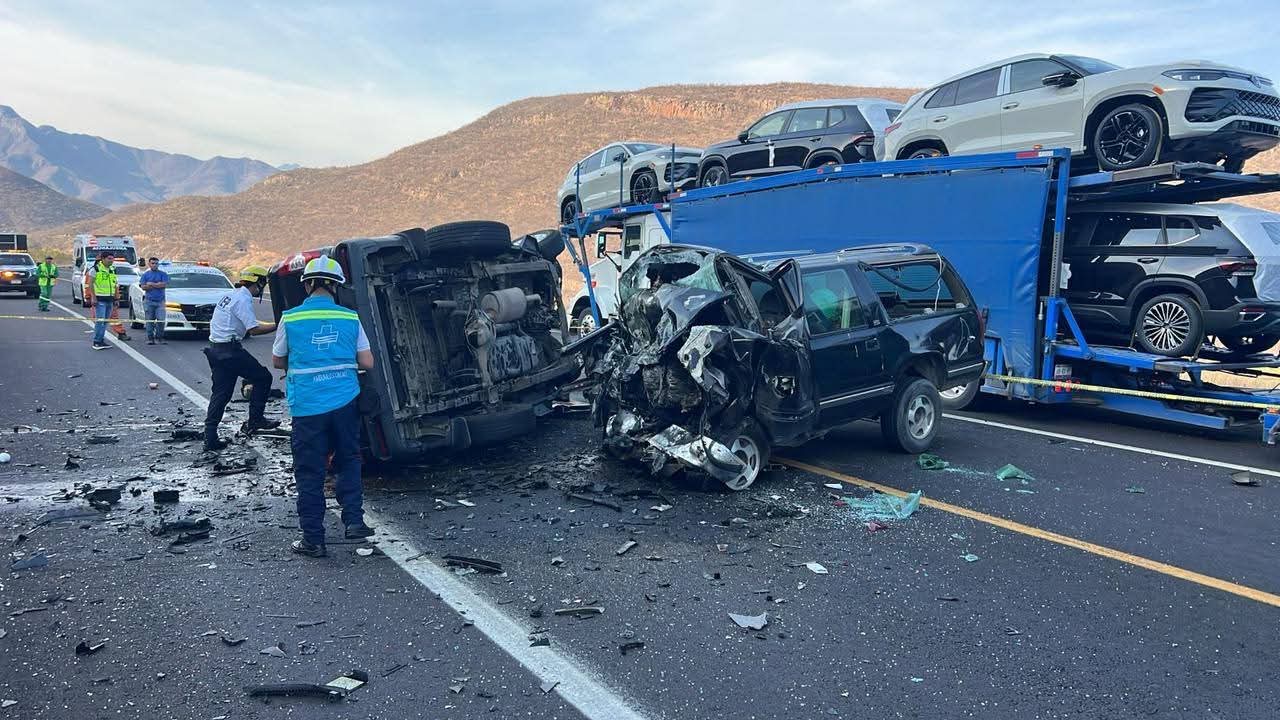 Se registra fatal accidente en la autopista Siglo XXI; siete personas murieron