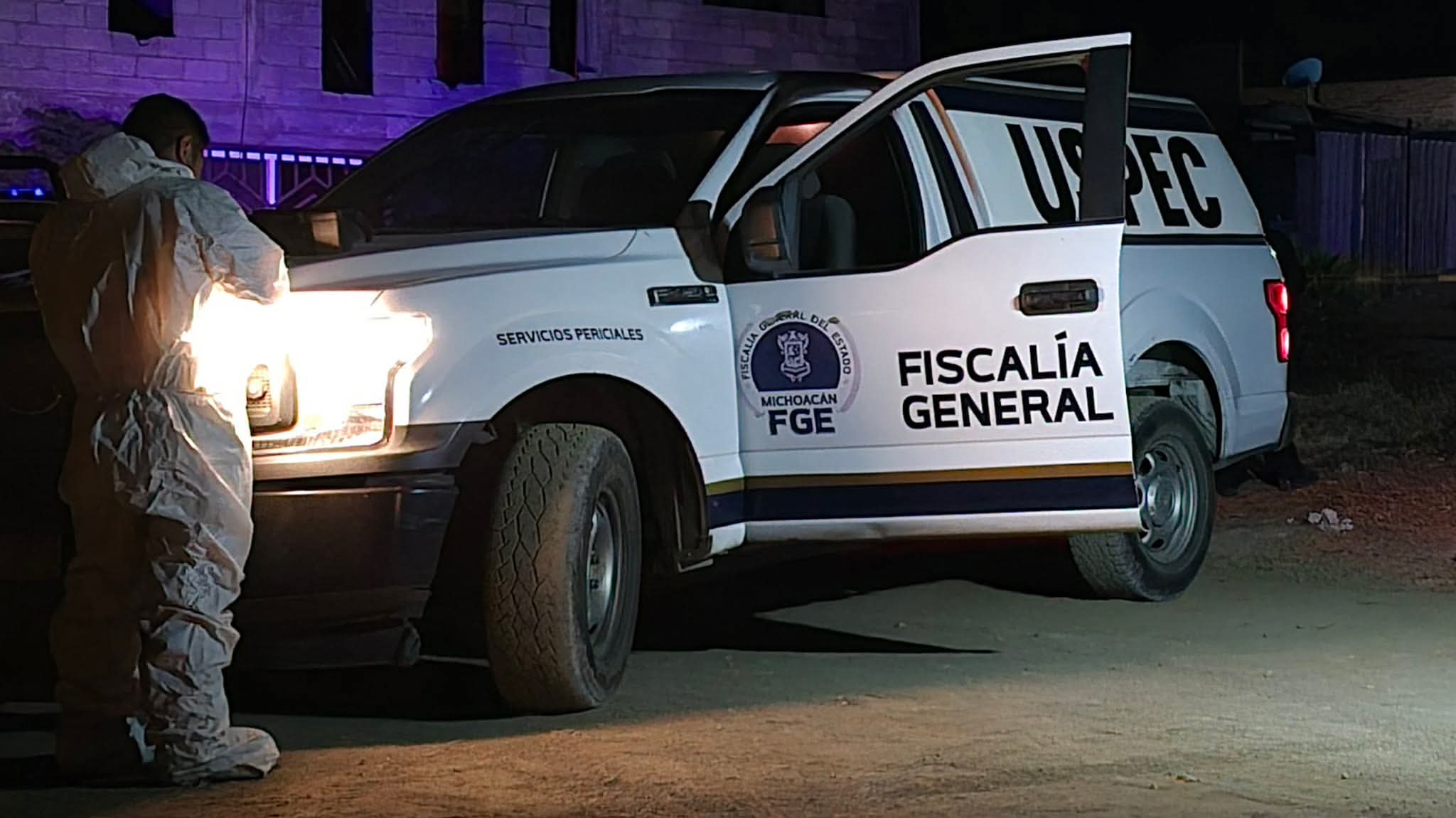Criminal3s bal3an a hermanos en Apatzingán; hay un muert0 y un herid0