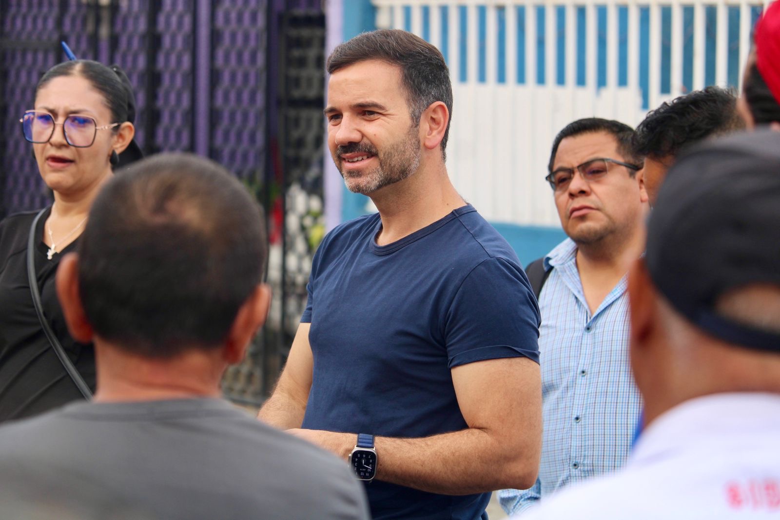 Yankel Benítez lleva atención directa a la colonia Precursores de la Revolución