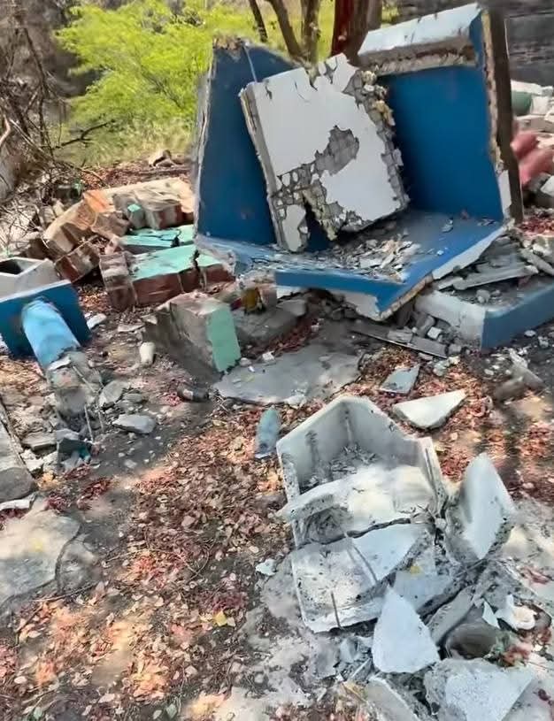 Demuelen el corredor de altares de la"Santa Muert3" en El Márquez