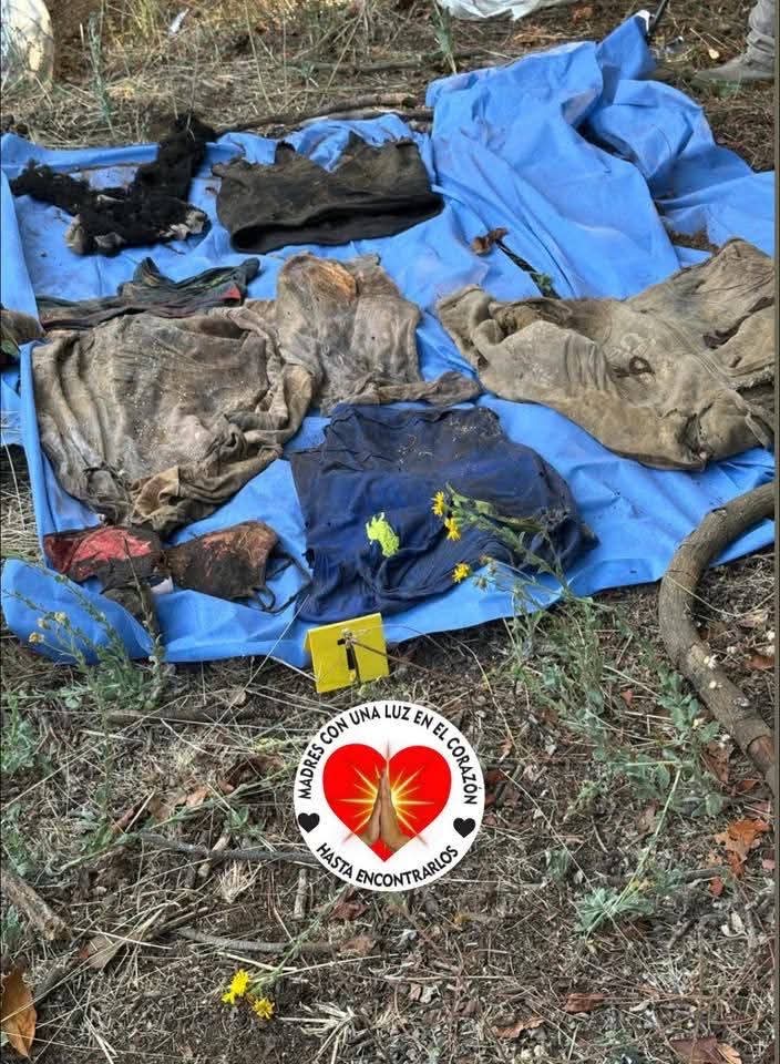 Madres buscadoras encuentran osamenta en una fosa clandestina de Uruapan