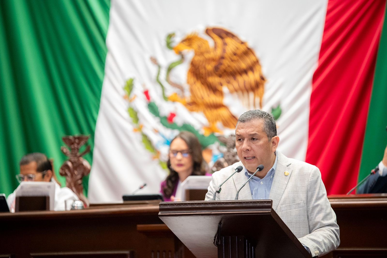 Juan Carlos Barragán celebra aprobación de reforma electoral histórica para Michoacán