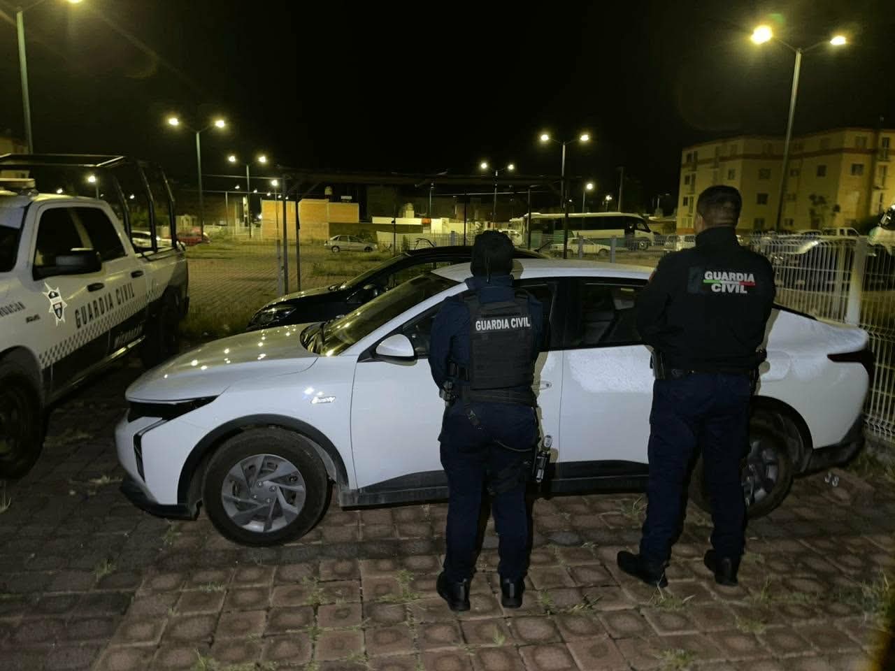 GC recupera en Morelia 2 autos robados en la autopista México-Guadalajara 