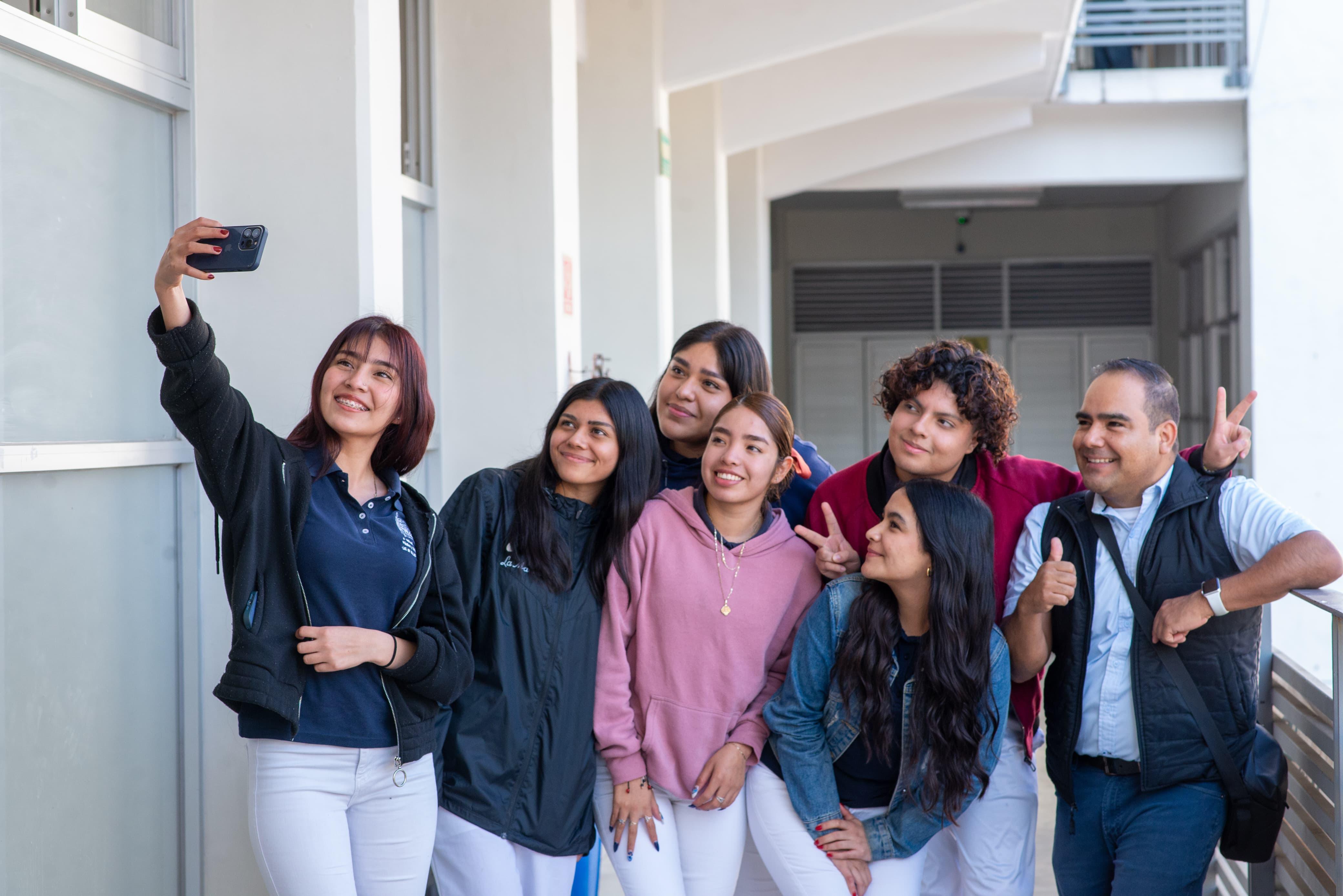 La Licenciatura en Políticas y Salud Pública, que se ofrece en la Facultad de Atención Integral en Ciencias de la Salud y Asistencia Social de la Universidad Michoacana