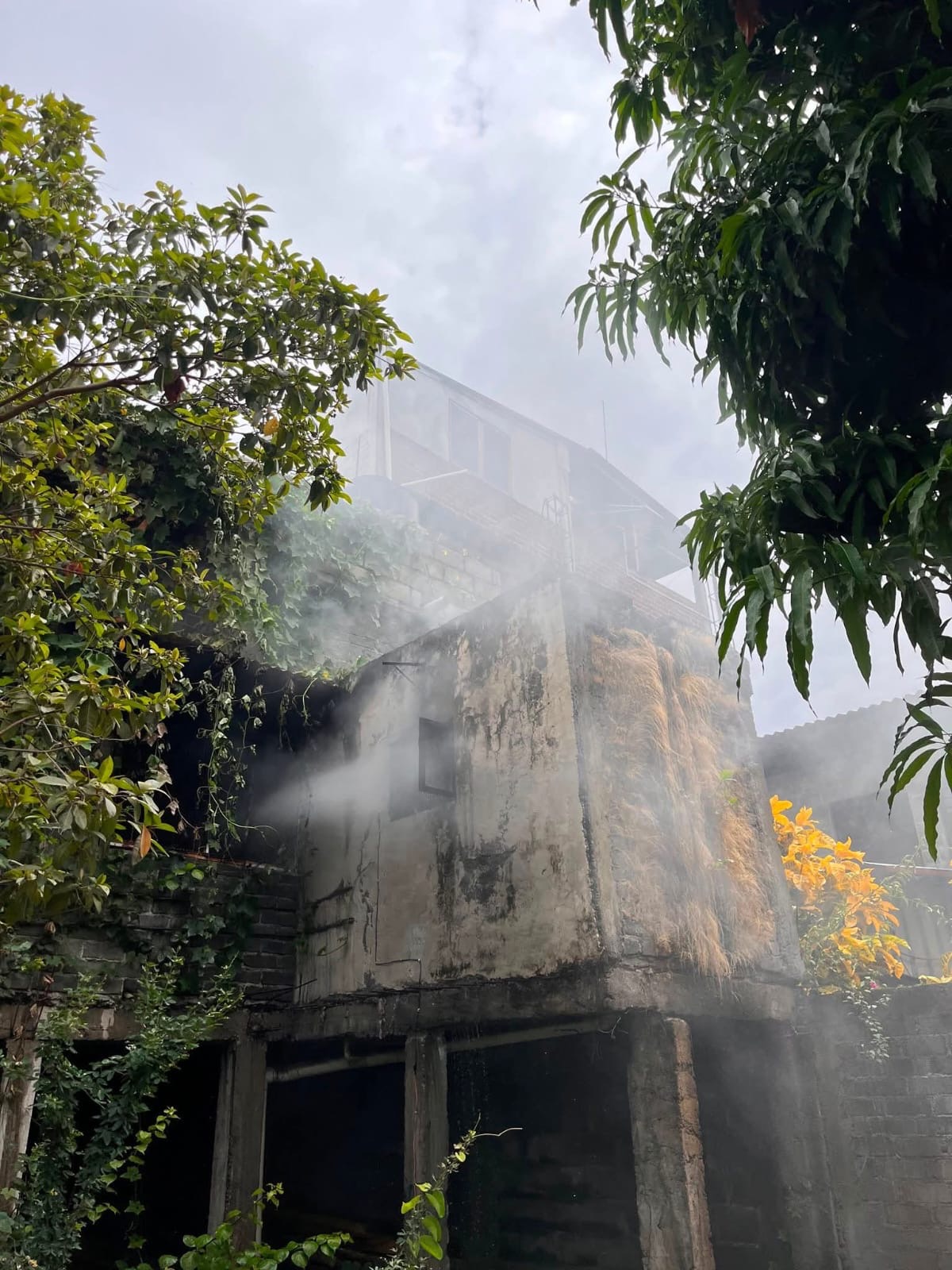 Se registra incendio de domicilio en el municipio de Tacámbaro 
