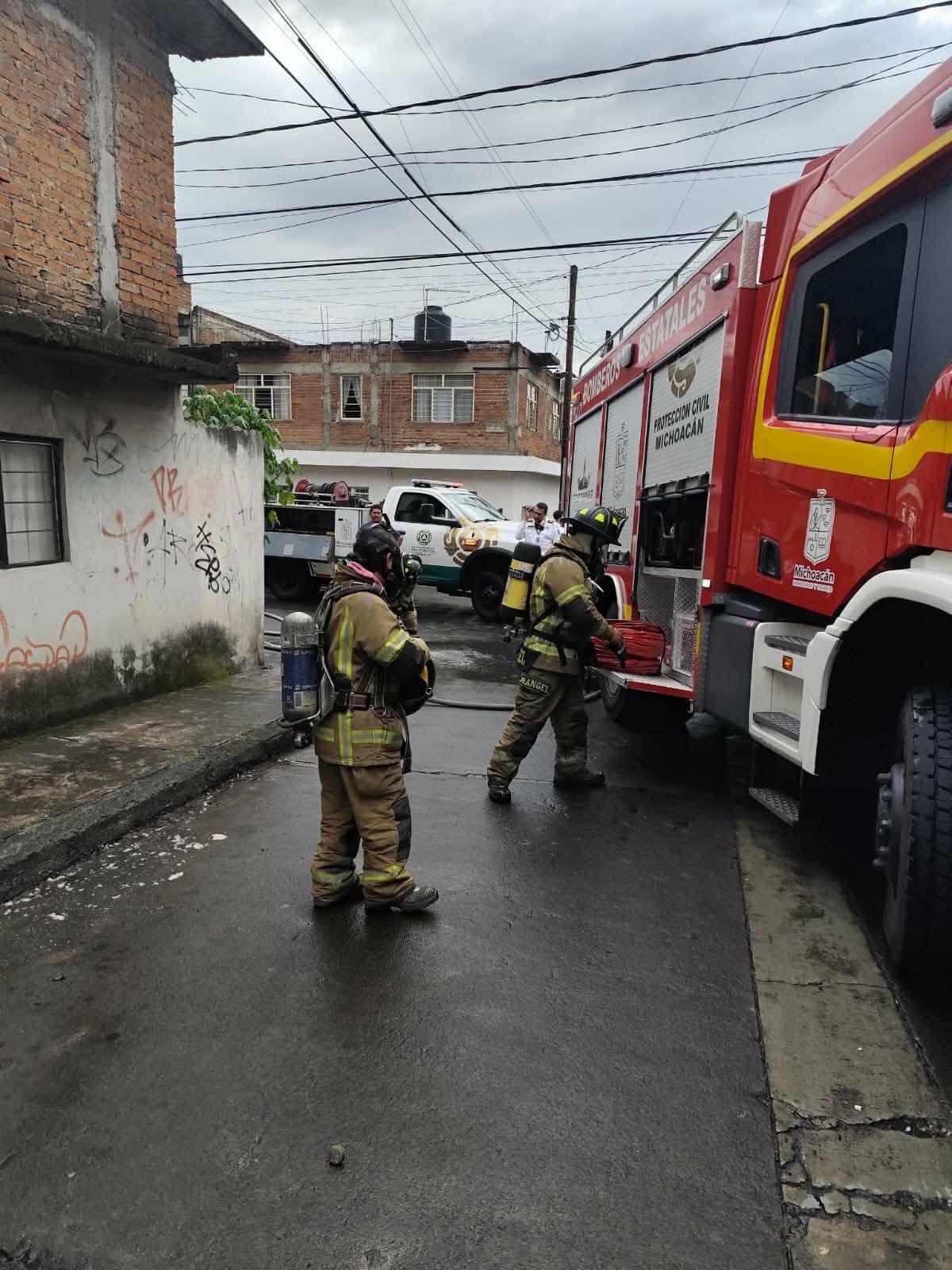 Incendio en cocina de domicilio moviliza a bomberos estatales en la colonia El Porvenir, Morelia 