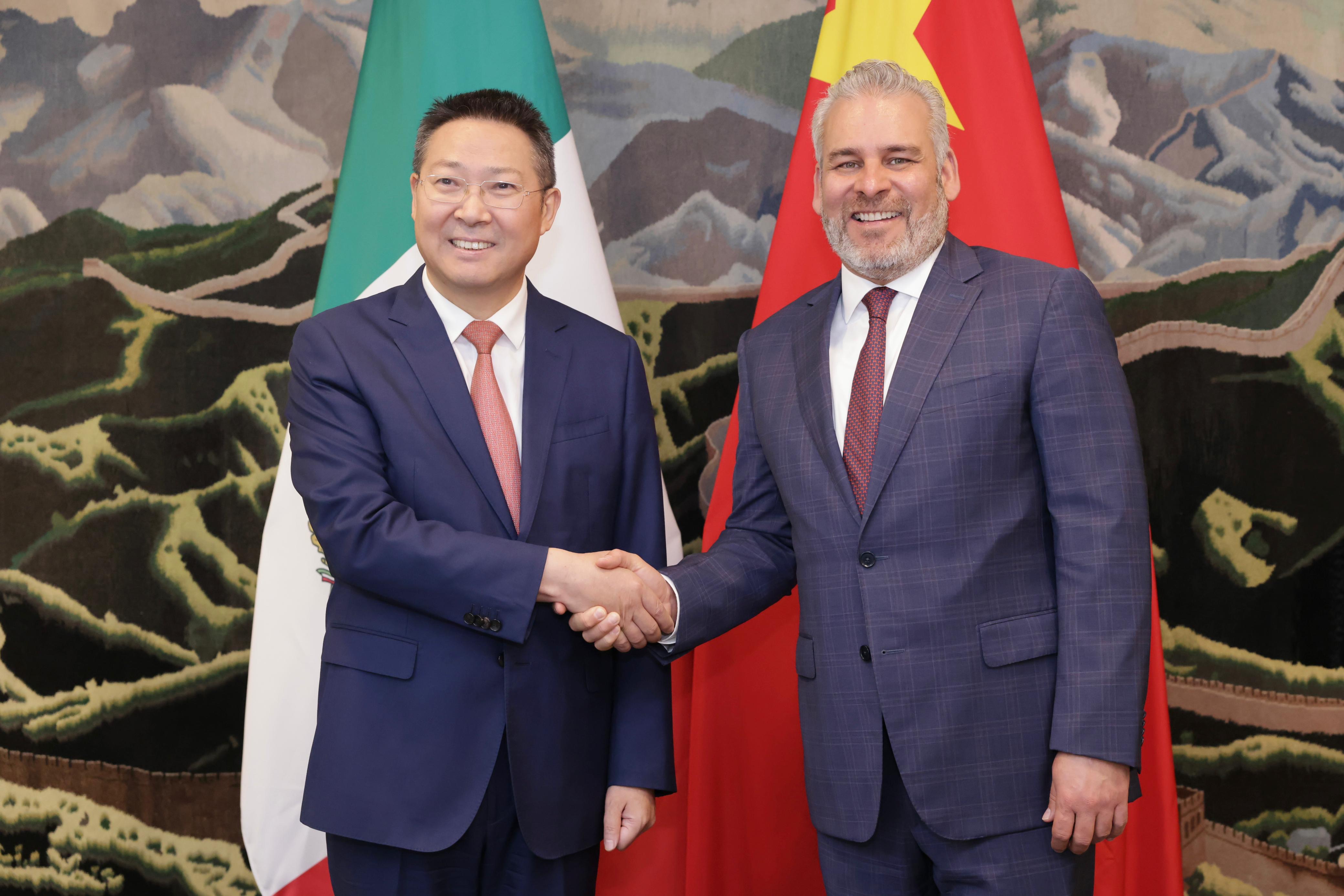 Bedolla y embajador de China refuerzan colaboración comercial, cultural y académica