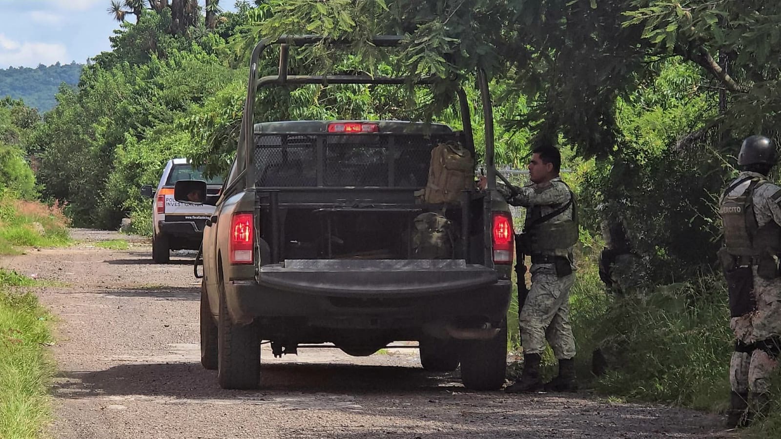 Encuentran cráneo humano en terracería de Parácuaro 