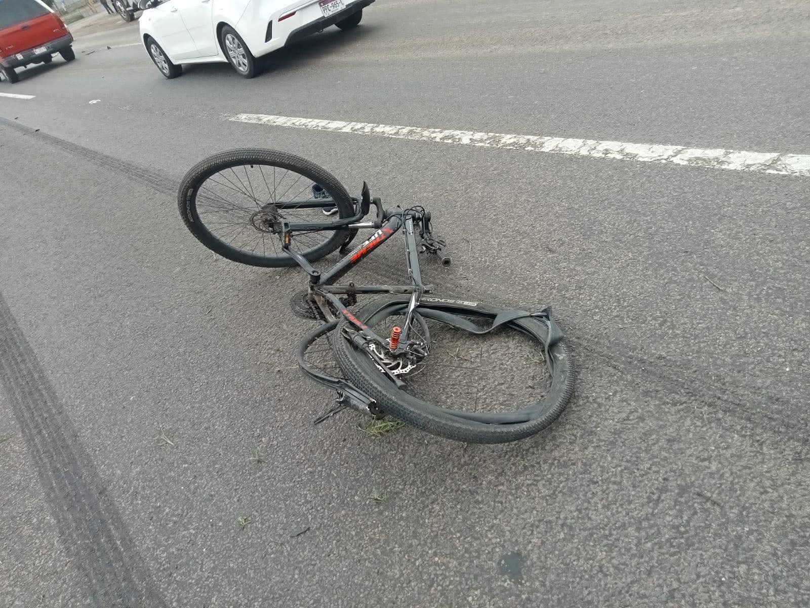 Muere joven ciclista atropellado por camioneta en Morelos Norte, salida a Salamanca