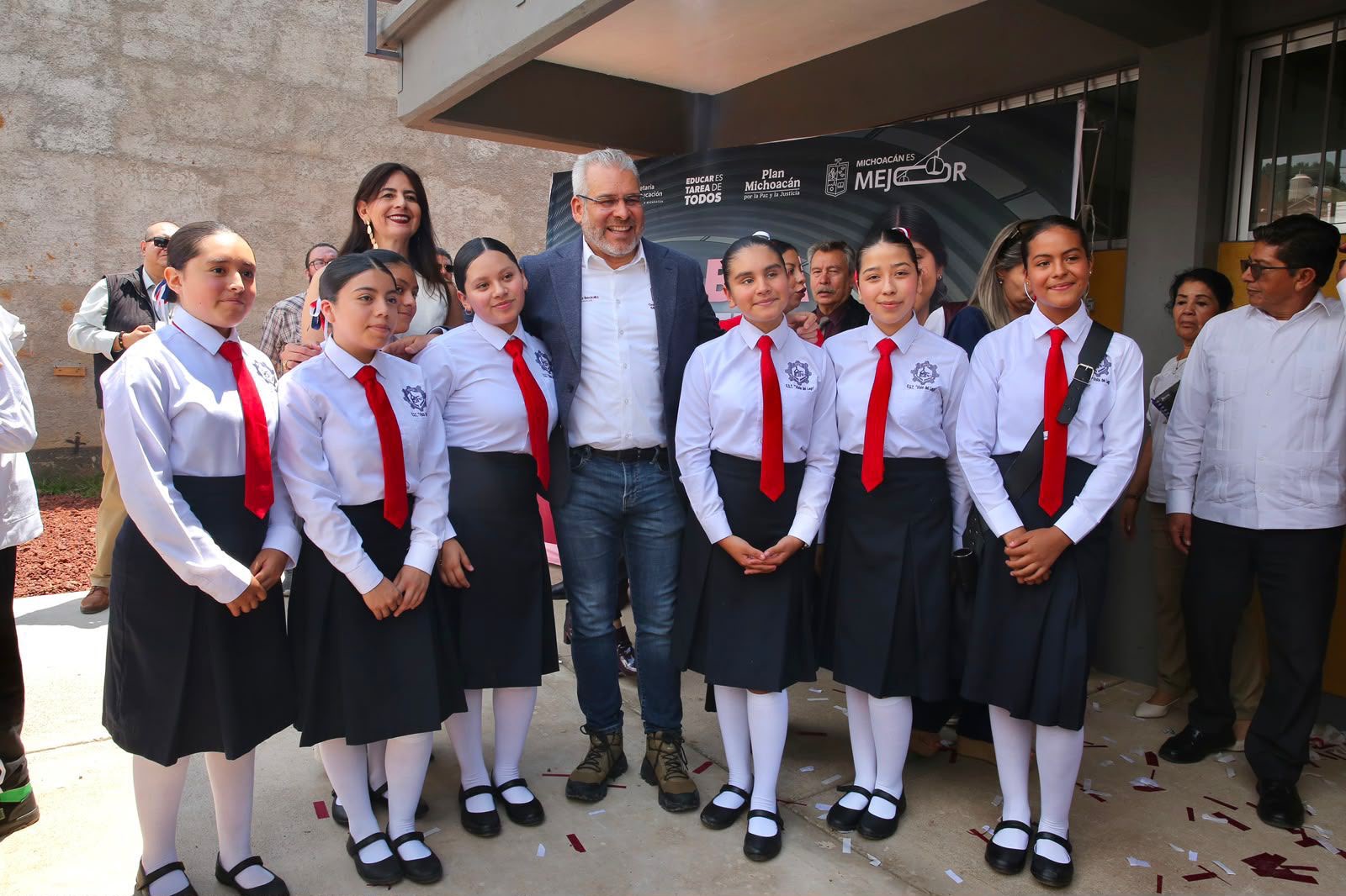 ¡Instalaciones dignas! Inaugura Bedolla Secundaria Técnica 167 en Pátzcuaro