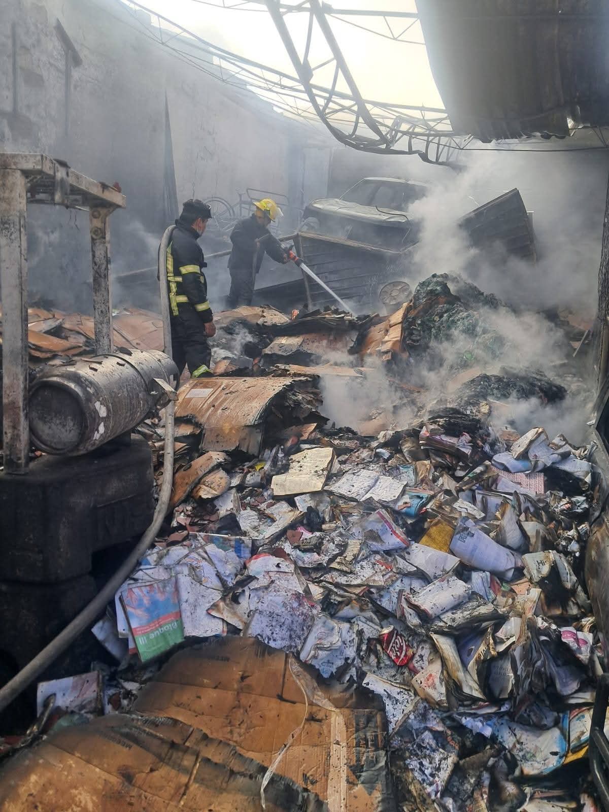 Arde bodega de reciclaje en la colonia México 68, Zitácuaro 