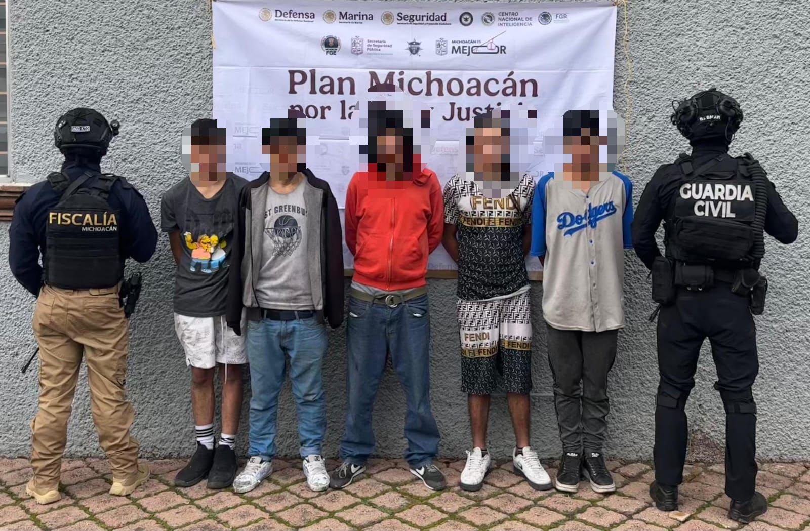 SSP brinda apoyo a FGE en cateo de inmueble en Morelia; hay 5 hombres detenid0s