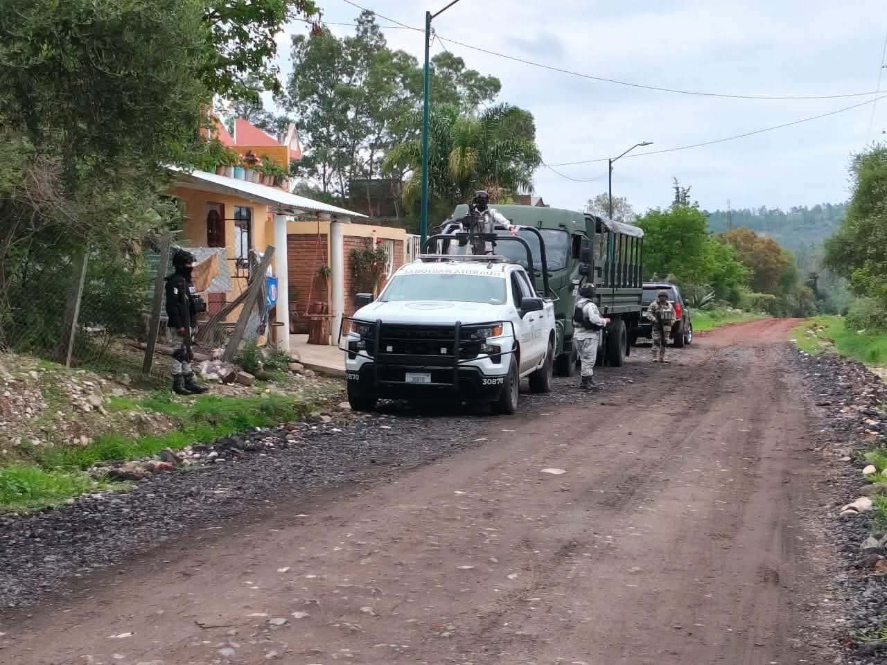 Identifican a hombre asesinado en Arroyo Colorado; su hijo de 1 año resultó herido