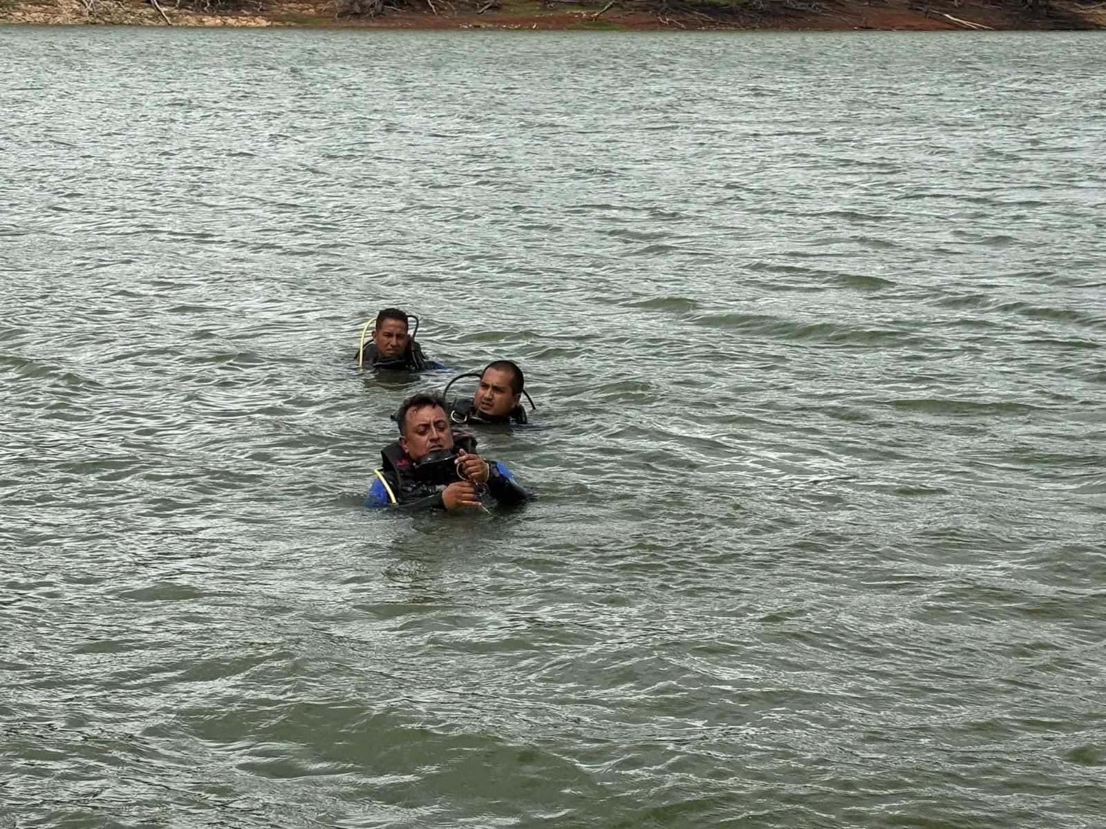 Localizan joven sin vida en la presa de Cointzio; horas antes se reportó su desaparición