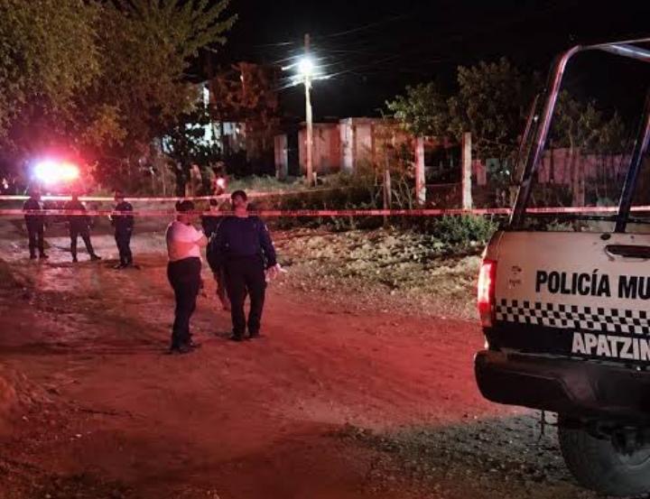 Hallan a tres hombres muertos con lesiones por explosivos en distintos puntos de Apatzingán