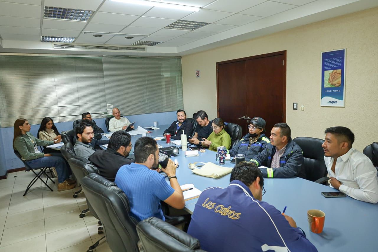 Encabeza Adolfo Torres reunión estratégica con jefas y jefes de sector del Ooapas