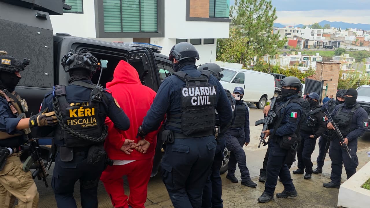 Capturan FGE, SSP, DEFENSA, GN y SSPC a Ernesto Rafael "N", alias "Sierra 1", presunto generador de violencia en la zona Suroriente de Morelia