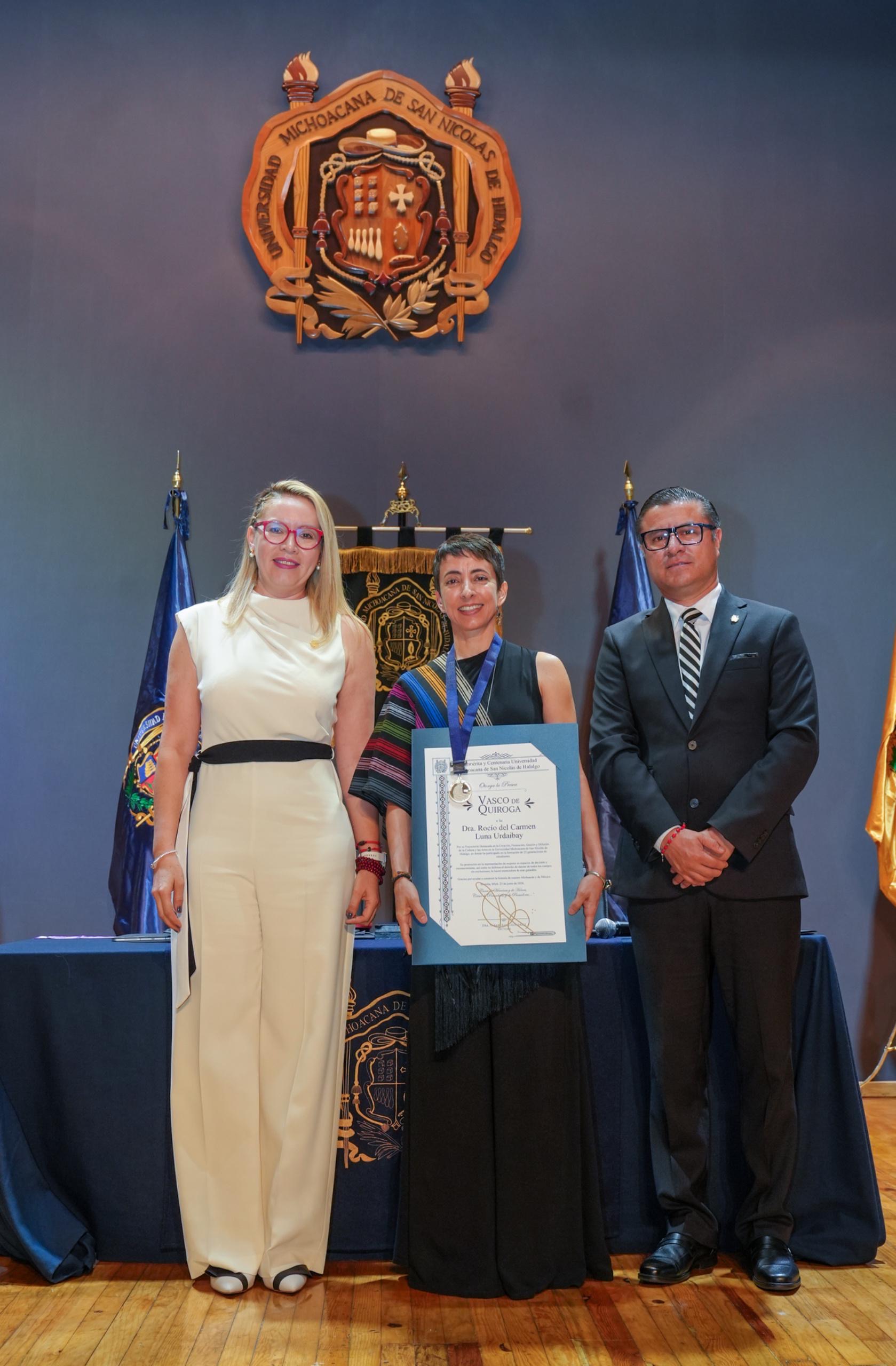 NICOLAITAS EJEMPLARES RECIBEN LA PRESEA “VASCO DE QUIROGA” 2026, DE MANOS DE LA RECTORA YARABÍ ÁVILA