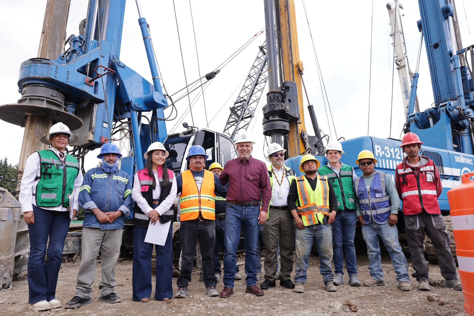 Bedolla supervisa construcción de nuevo hospital del IMSS en Zitácuaro