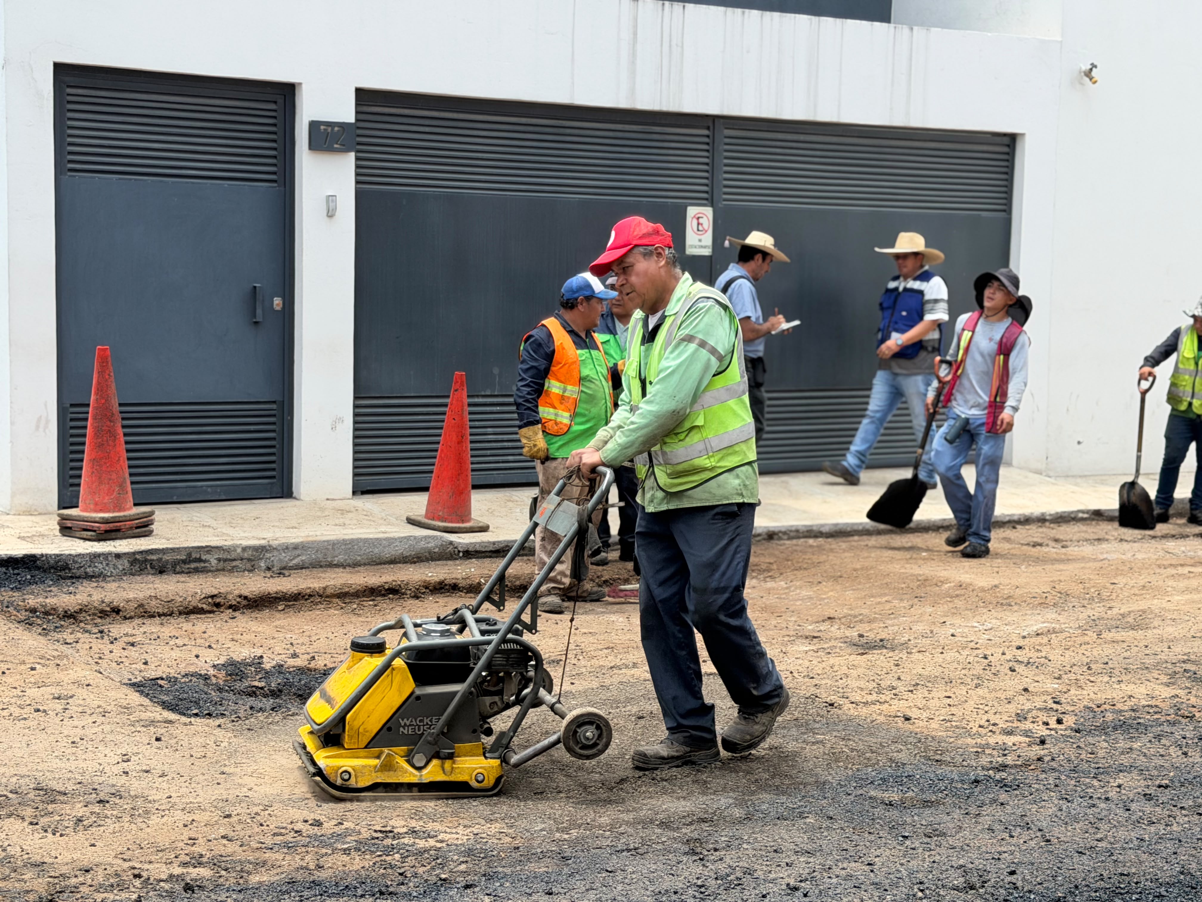 Gobierno de Alfonso Martínez interviene calle Lima con Programa de Reencarpetamiento