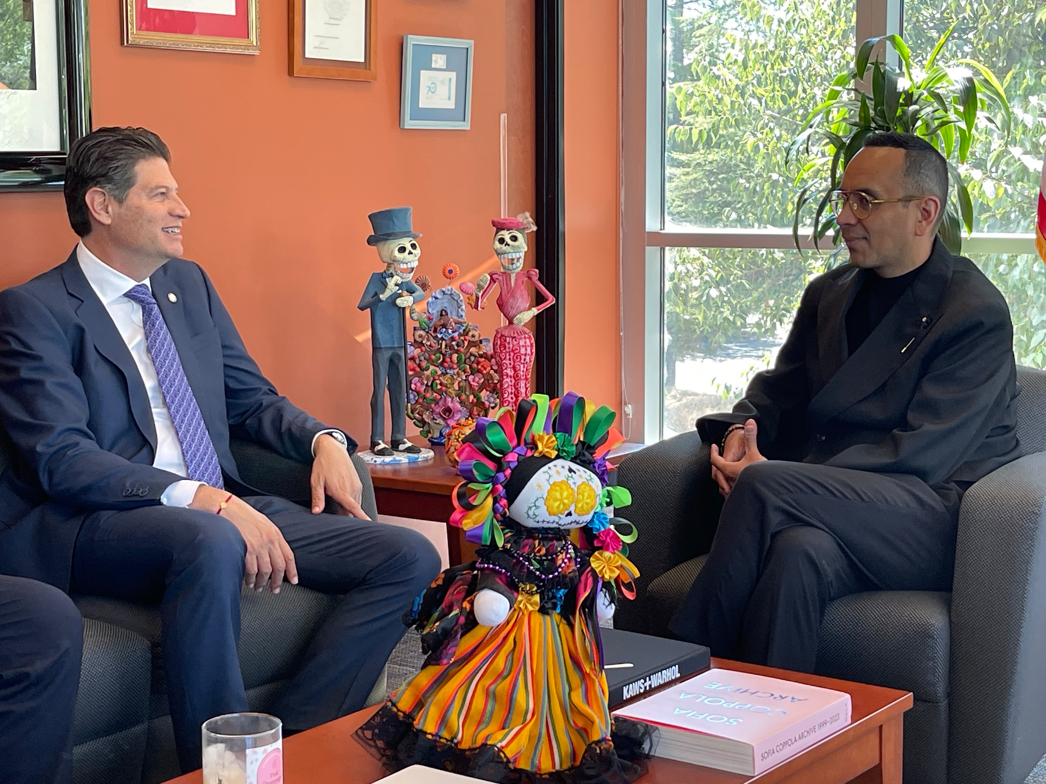 Alfonso Martínez y el Cónsul de México en Sacramento, estrechan coordinación a favor de migrantes