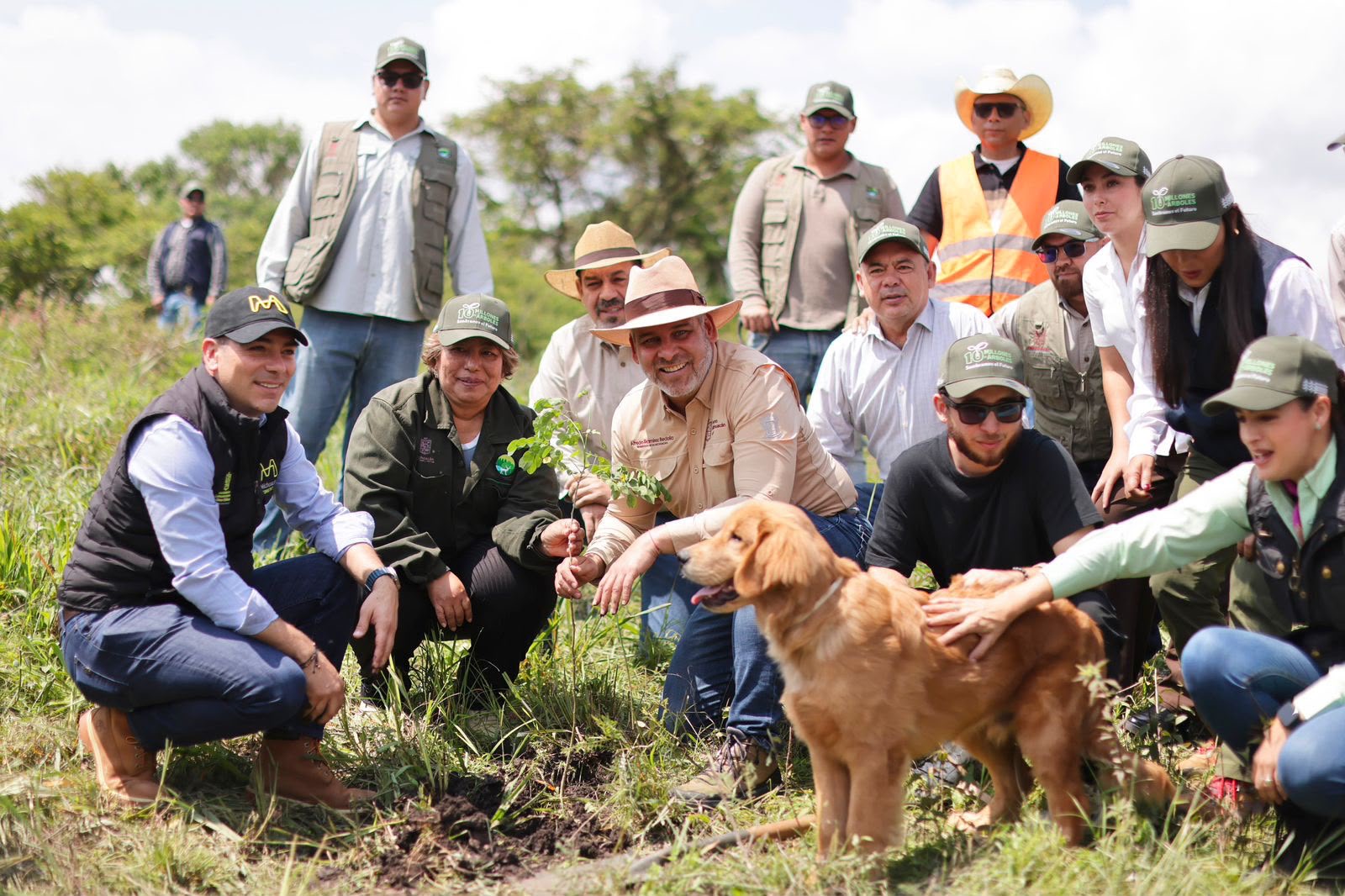 Michoacán va por récord verde; inicia Bedolla campaña para plantar 13 millones de árboles