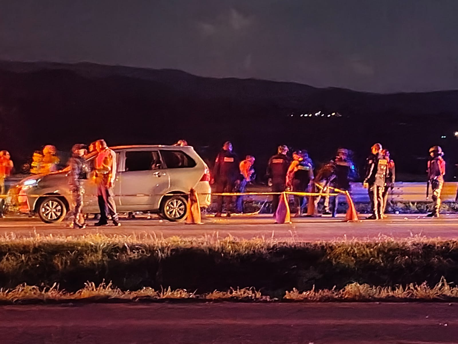 Se registra volcadura de camioneta en la Morelia-Pátzcuaro 