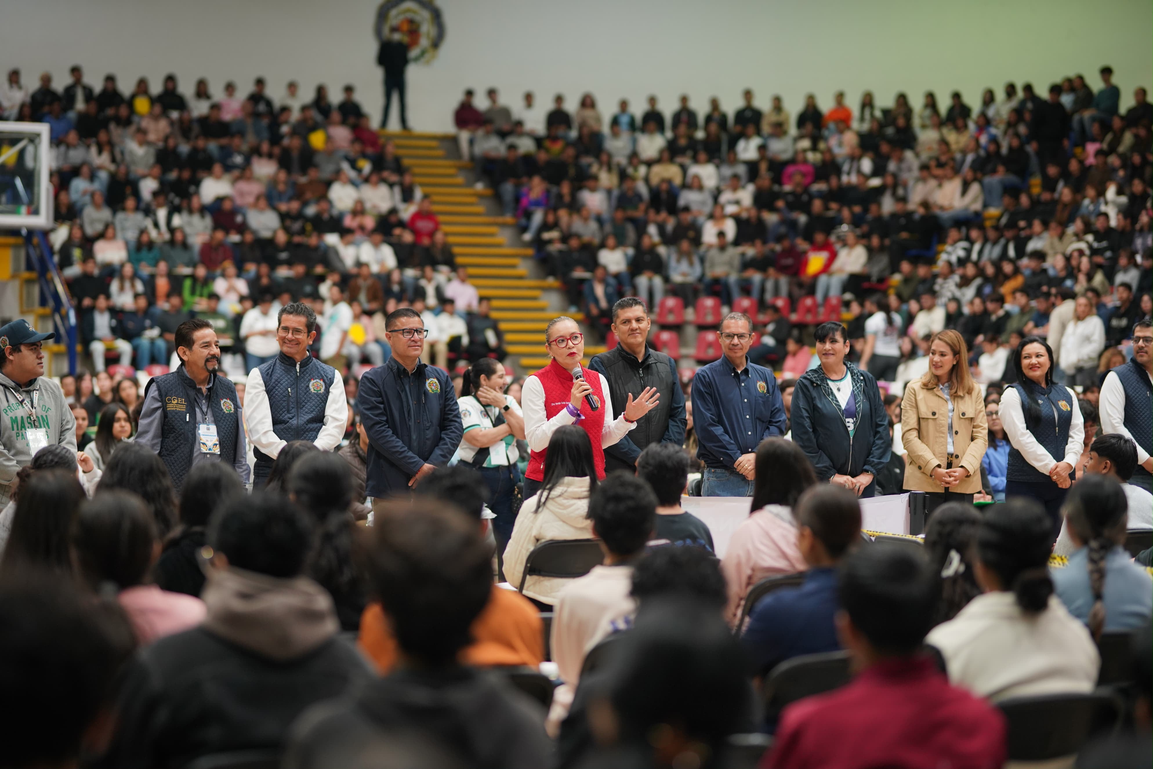 YARABÍ ÁVILA DA LA BIENVENIDA A MÁS DE DOS MIL 600 ASPIRANTES A LA UMSNH