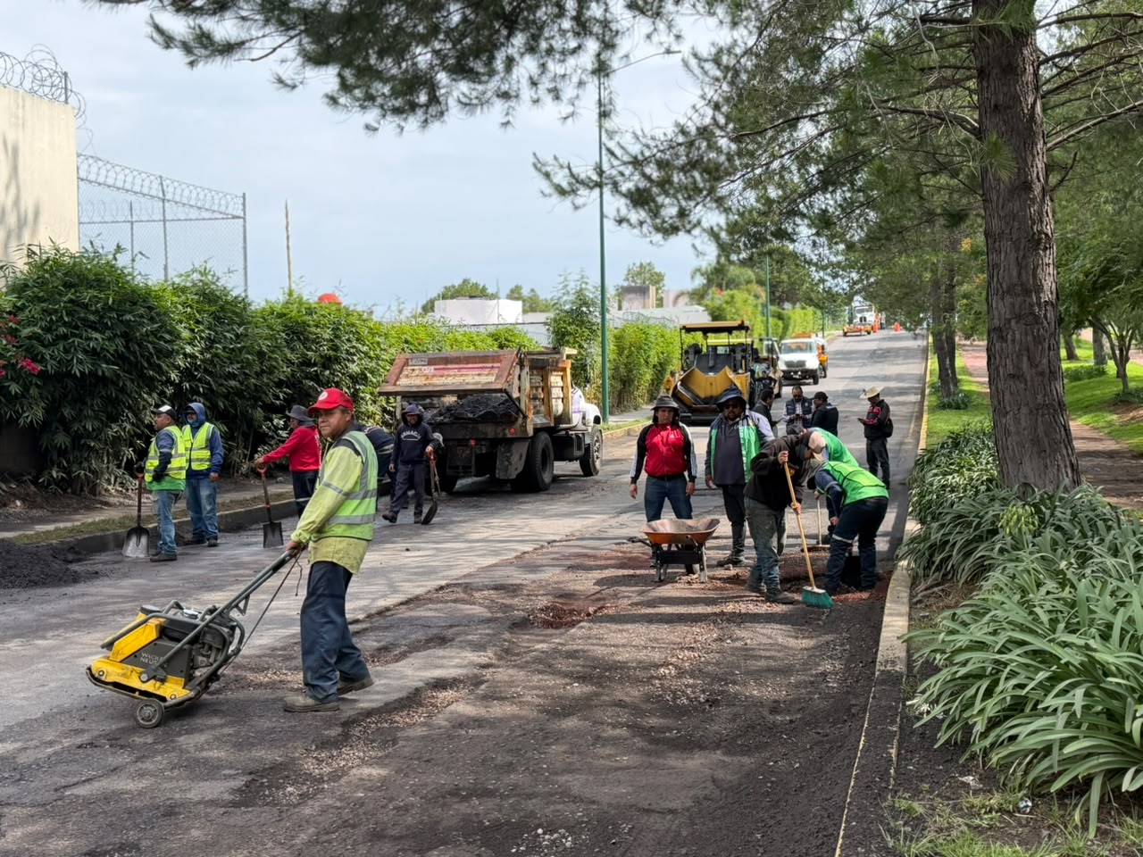 Programa de Reencarpetamiento de vialidades interviene avenida Montaña Monarca