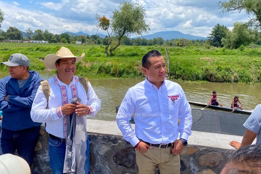 Agradecen comuneros de Uranden, el apoyo de Carlos Torres Piña a la isla