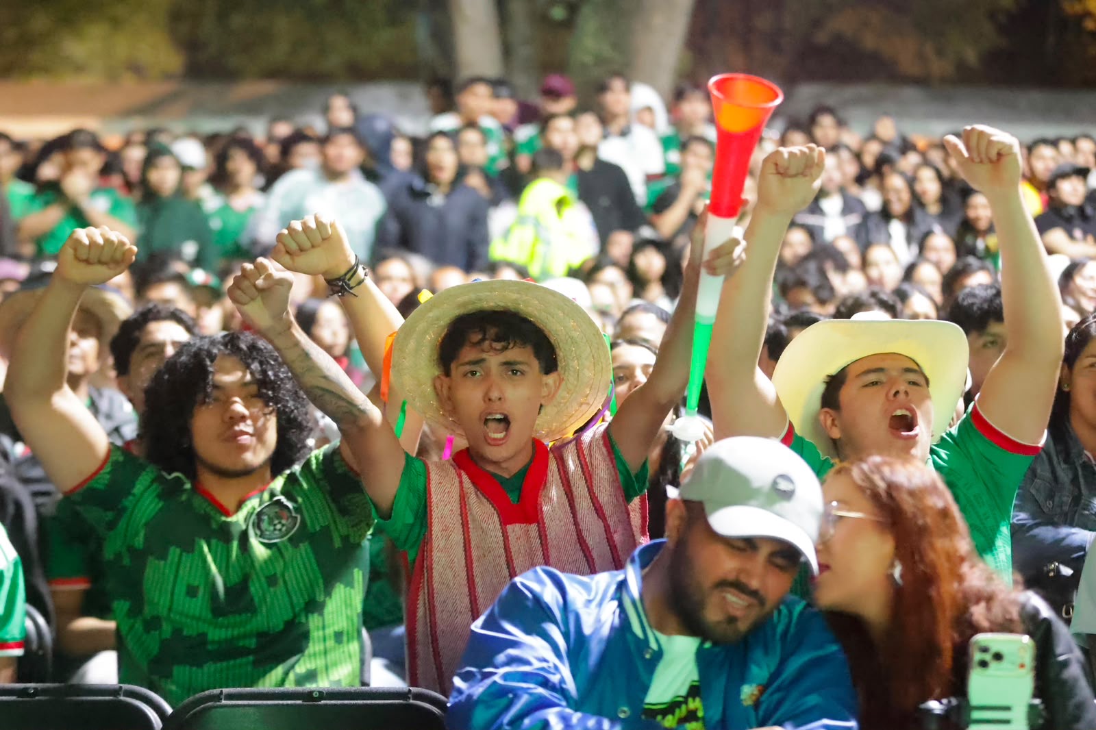 ¡Nadie se queda fuera! El Jalo Futbolero tendrá otra pantalla gigante para el México vs. Inglaterra