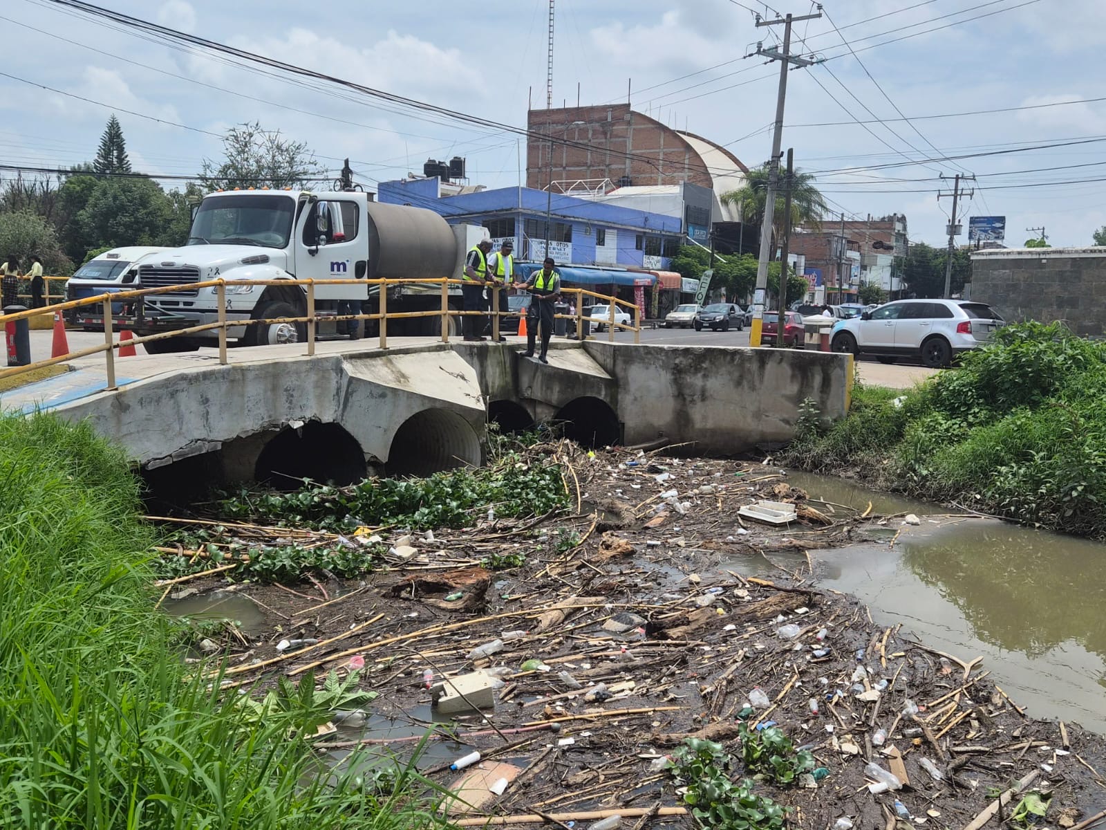Gobierno de Morelia realiza limpieza del Dren Barajas