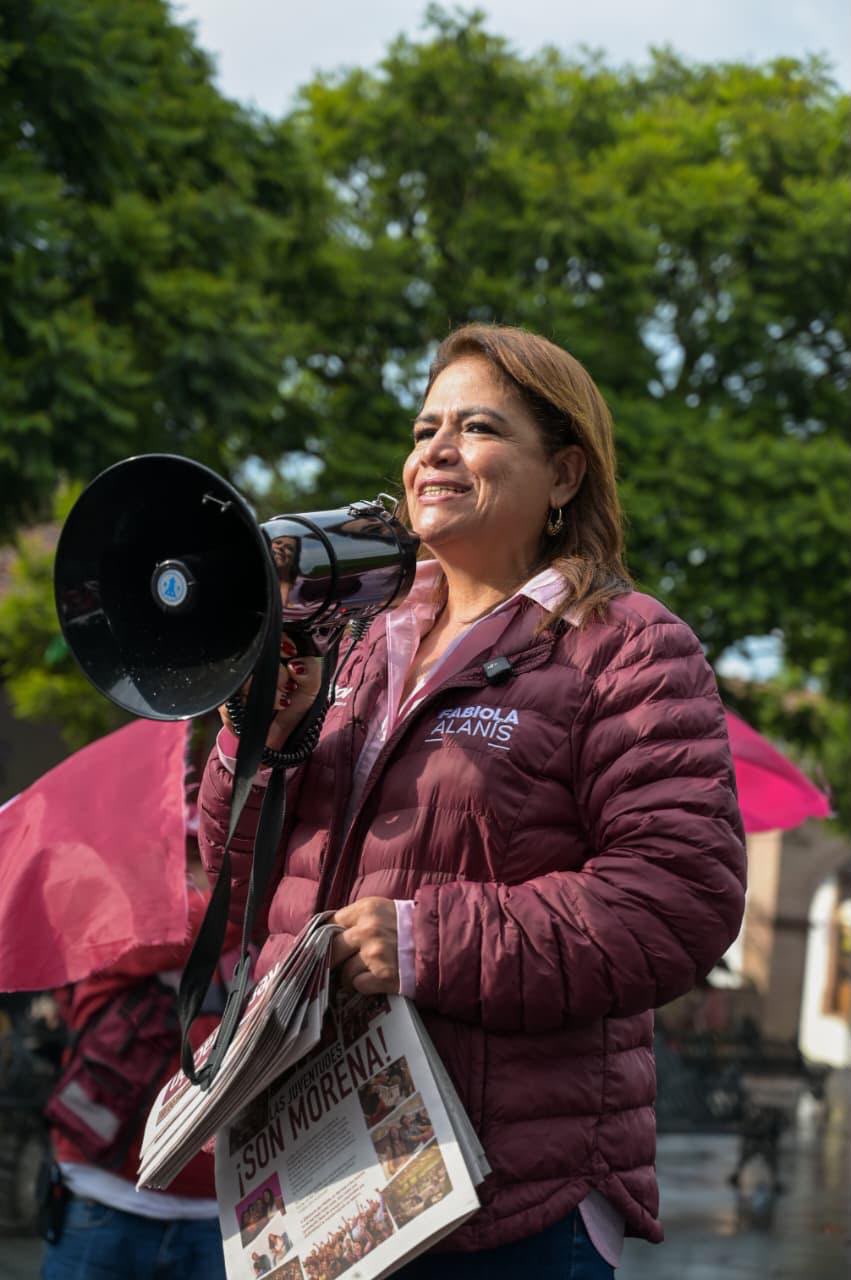 Intensifica Fabiola Alanís el trabajo territorial de Morena en Uruapan y difunde beneficios de la 4T a las familias