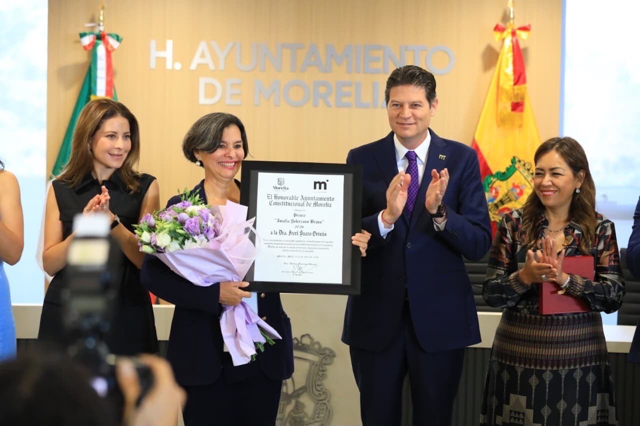 Ayuntamiento de Morelia entrega Presea Amalia Solórzano Bravo 2026 a Ireri Suazo Ortuño