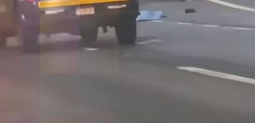 Peatón muere atropellado en la carretera Morelia-Salamanca