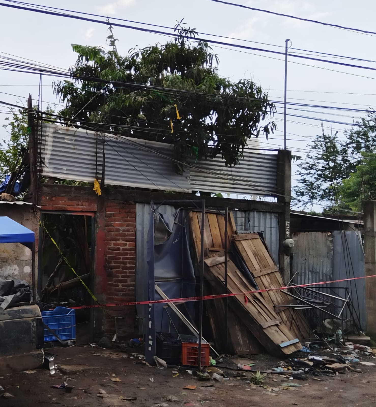 Encuentran a pareja enterrada en vivienda de la colonia Revolución de Zamora