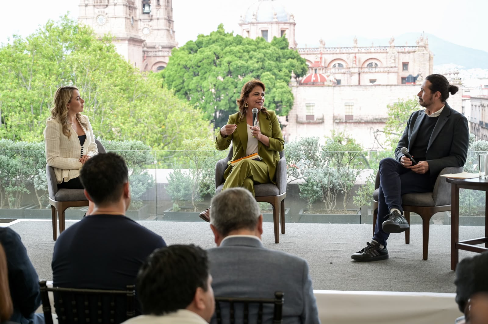 Presenta Fabiola Alanís el libro Historias de resistencia, una investigación sobre la feminización de la violencia en Michoacán