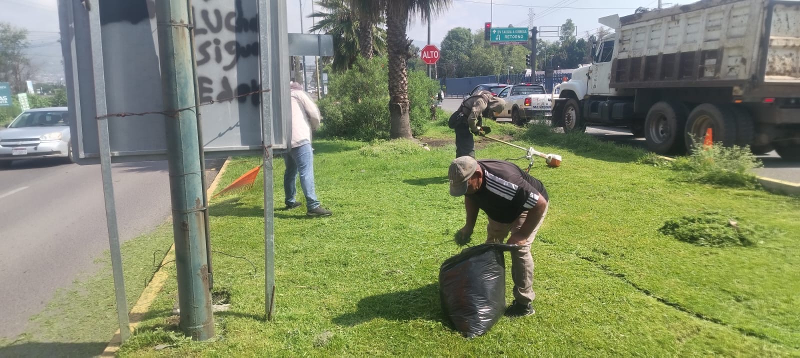 Gobierno de Morelia realiza labores de limpieza y mantenimiento en Libramiento Sur