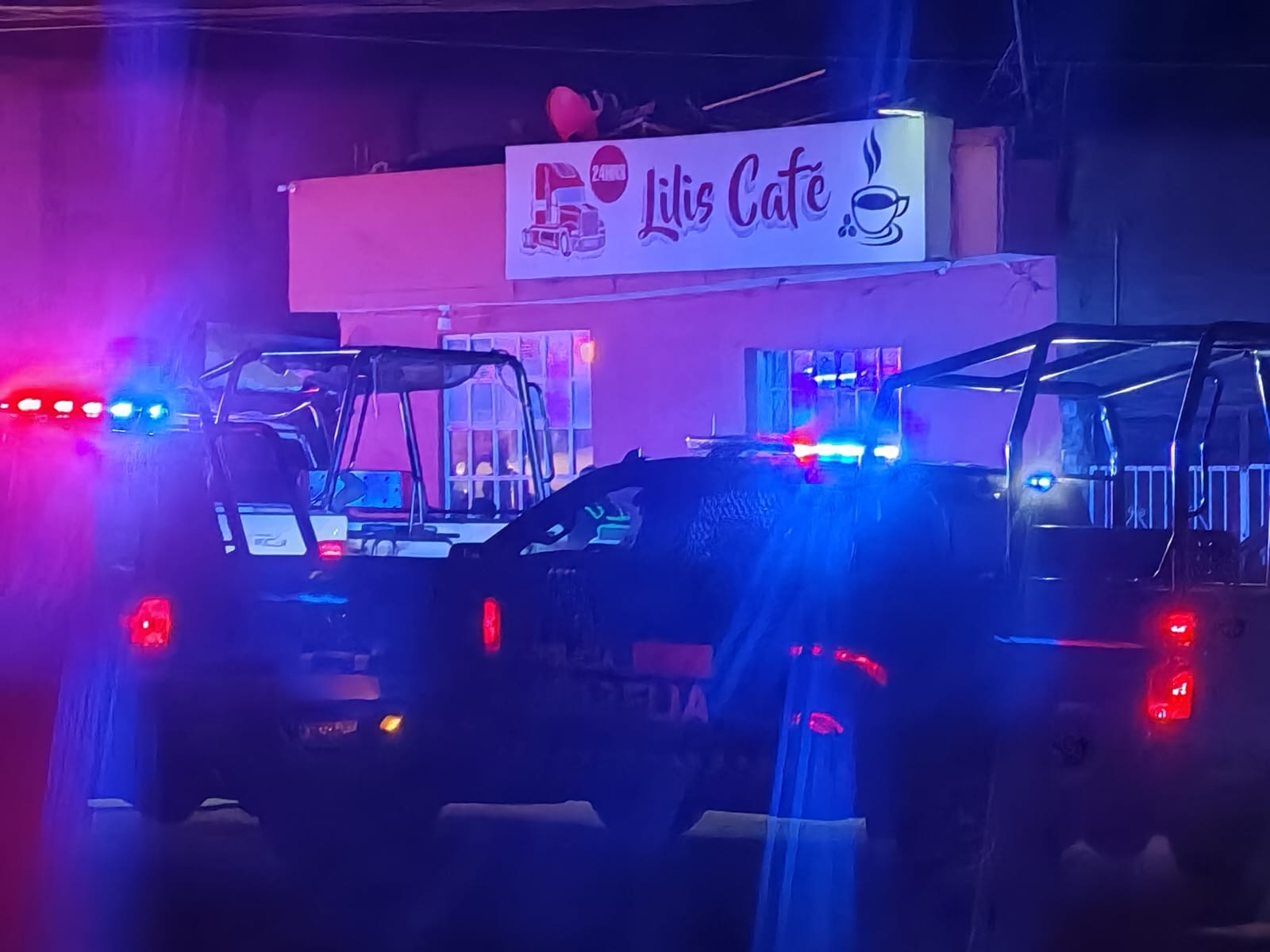 Bal3an a tres personas en un domicilio ubicado en Uruapilla; hay un muert0 y dos herid0s