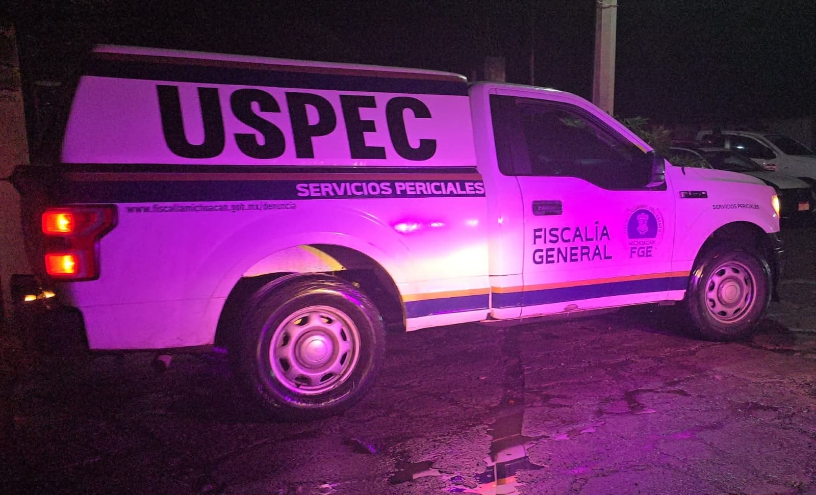 Hallan ejecutado a un hombre que vestía ropas taticas, en Apatzingán