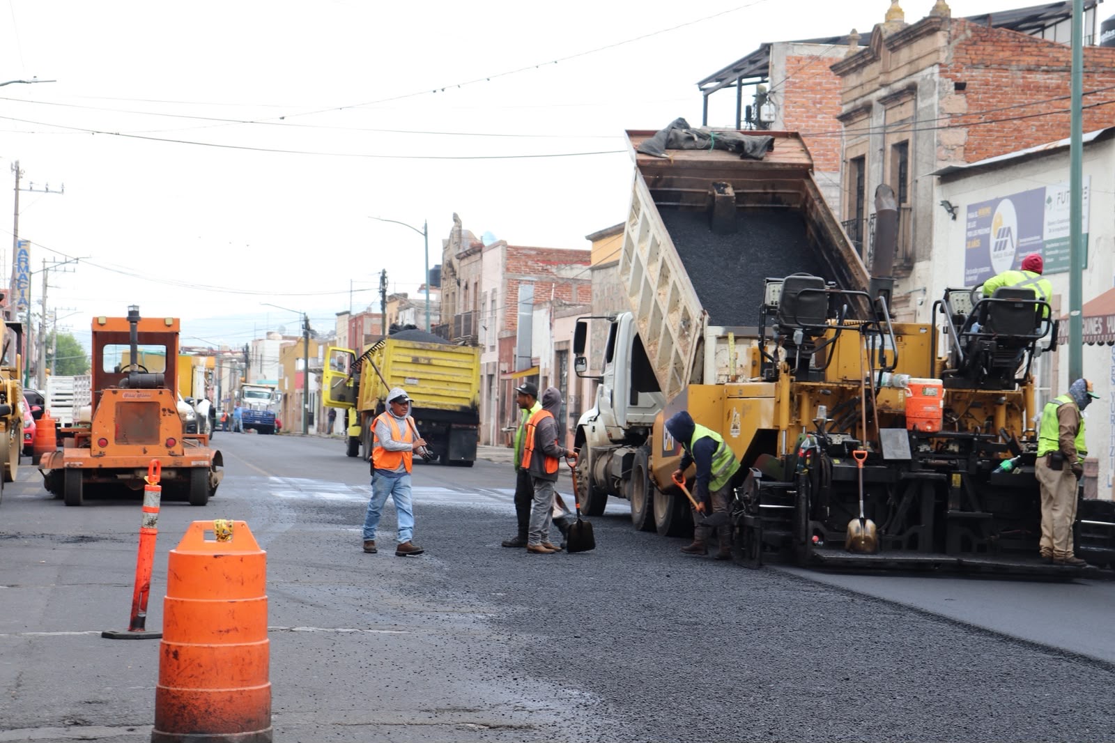 Más vialidades renovadas con el programa de reencarpetamiento del Gobierno de Morelia