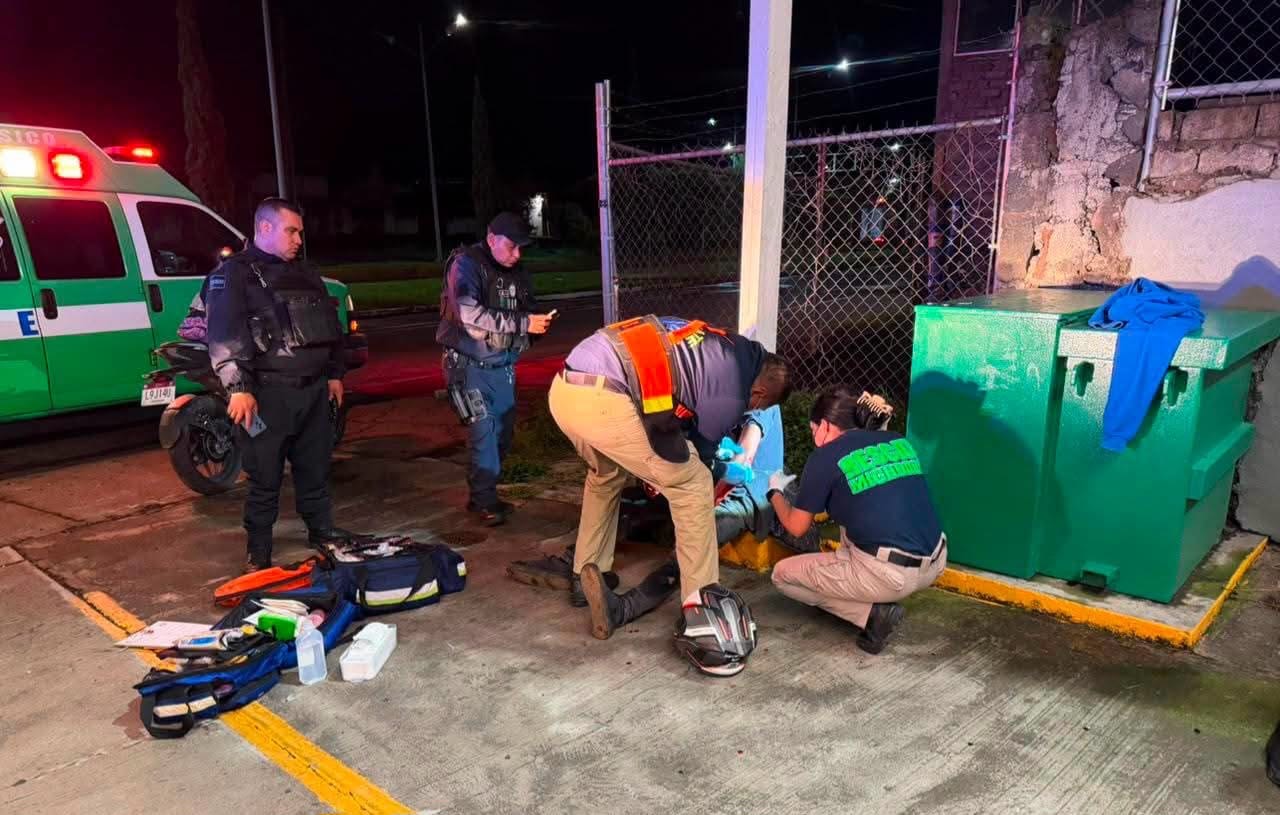 Pareja herida en accidente de motocicleta, en el Boulevard Industrial 