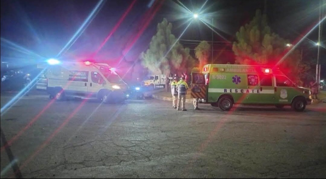 Dos motociclistas lesionados en accidente, sobre el Paseo de la Revolución de Uruapan