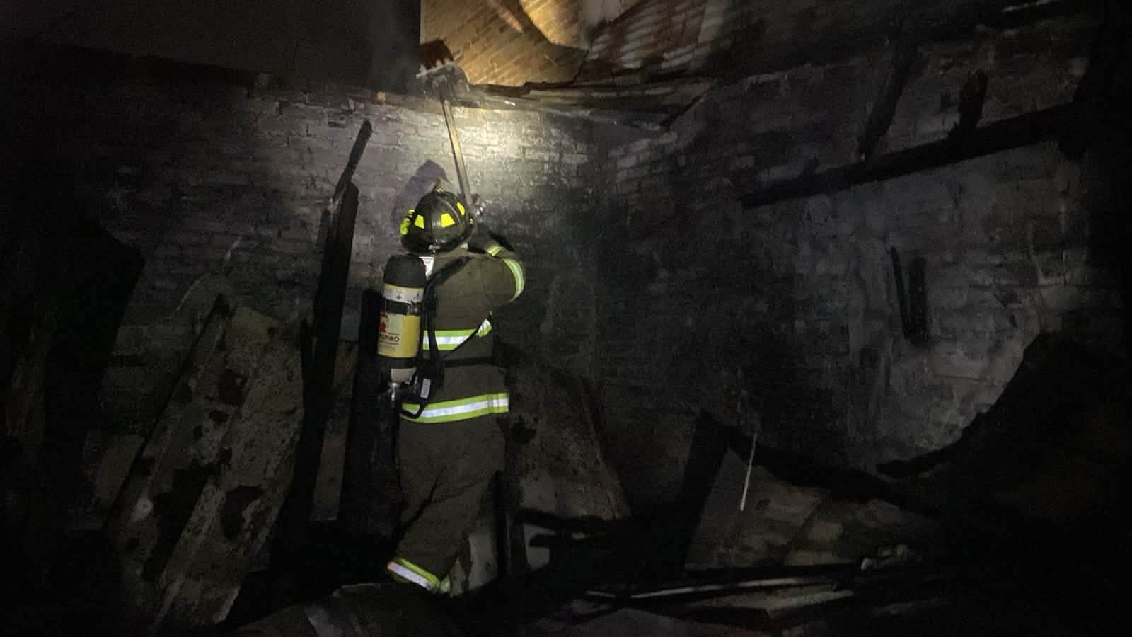 Se registra incendio en domicilio deshabitado de la colonia Agustín Arriaga Rivera, Morelia 